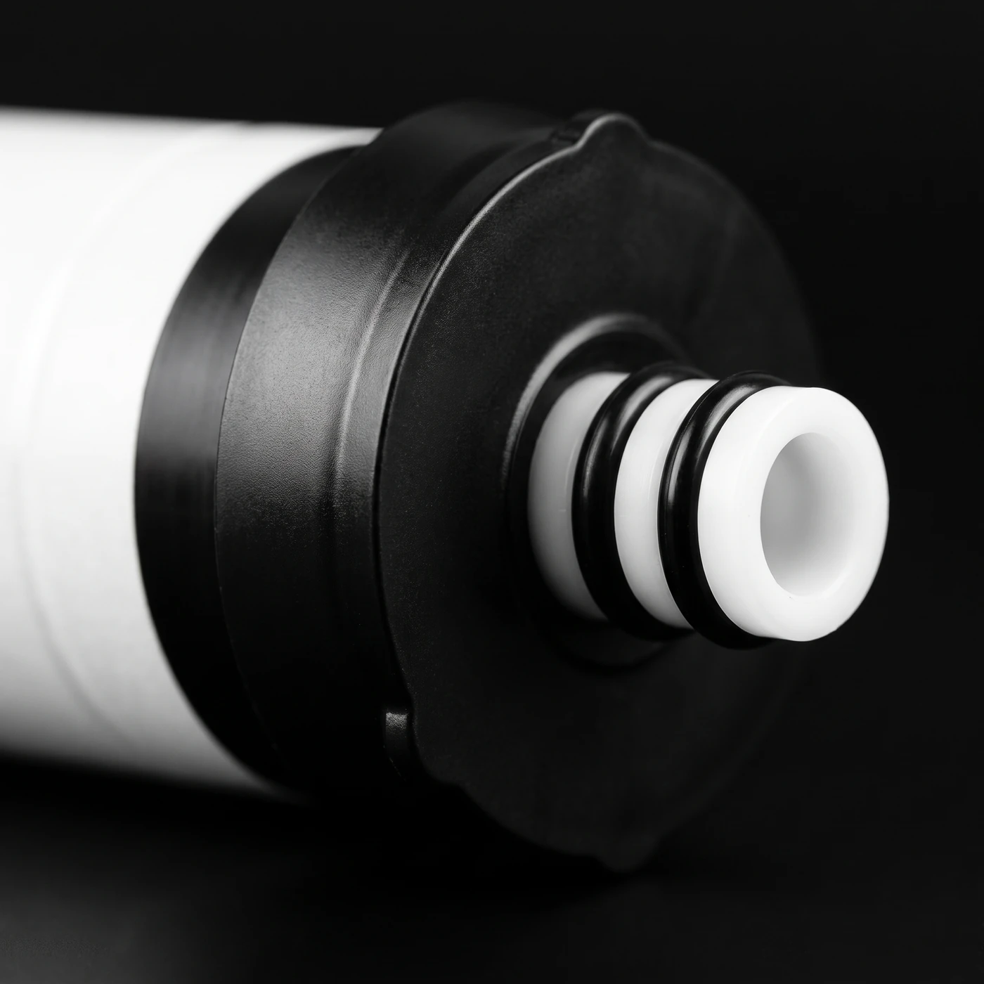 The 1812 membrane element's seal: one element per system on the under-sink platform.